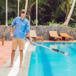 Outsunny Aspirapolvere Per Piscina Portatile E Cordless Con Asta A 3 Livelli, Ø6x106-162 Cm, Blu E Bianco -Bestway Italia 96925676 2